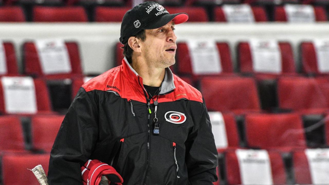 Brind'Amour, Berube share common work ethic leading Hurricanes